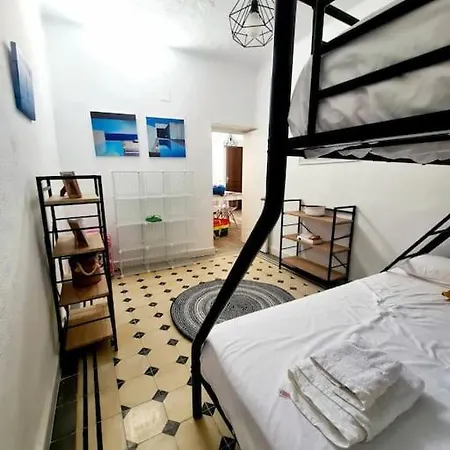 P Casa Con Azotea Privada Y Centrica. Wifi+netflix * El Puerto de Santa María